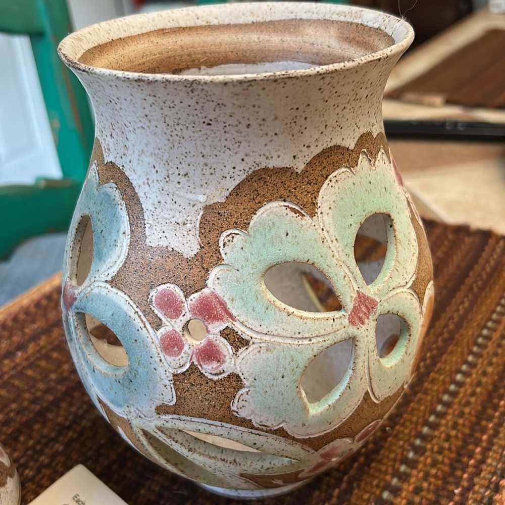 Hand carved Candle Lanyern - Picture 8 of 10
